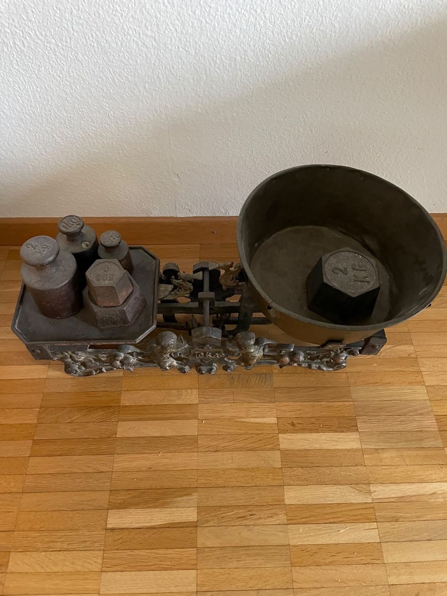 Bilance e pesi: Antike Waage mit Gewichten – Usato da Jona venduto da BB42 1