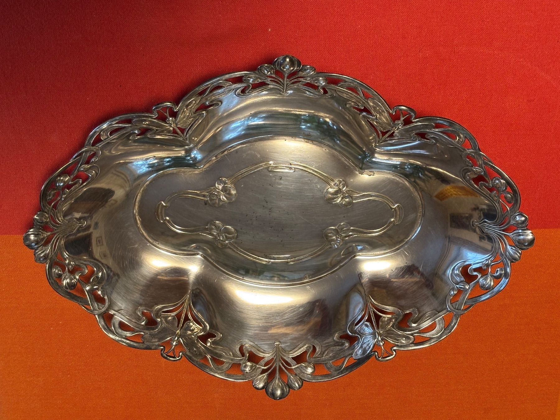 Piatti di portata: Versilberte Jugendstil Schale ca. 1900 – Usato da Winterthur venduto da umu_t9qd 2