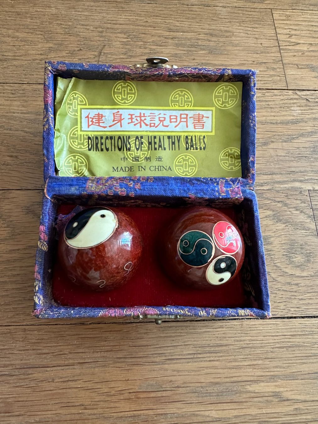 Appareils de massage: Chinesische Gesundheitsbälle Set mit Box – D'occasion à Luzern par Johannas-flohmarkt 1