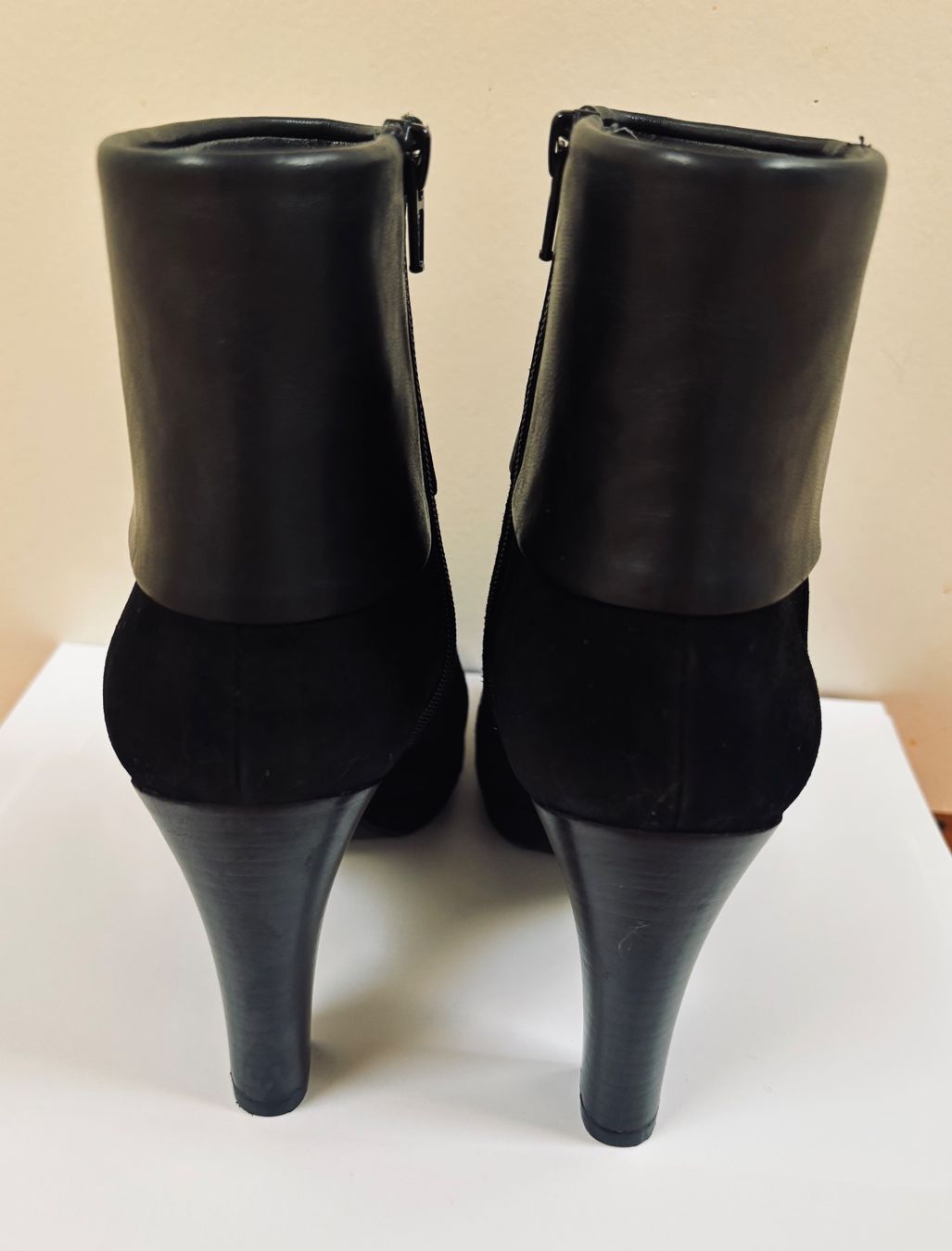 Navyboot Scarpe da donna: Navyboot - Neue Stiefeletten - Leder - Grösse 39 – Nuovo (secondo la descrizione) da Zofingen venduto da Justizia_01 1