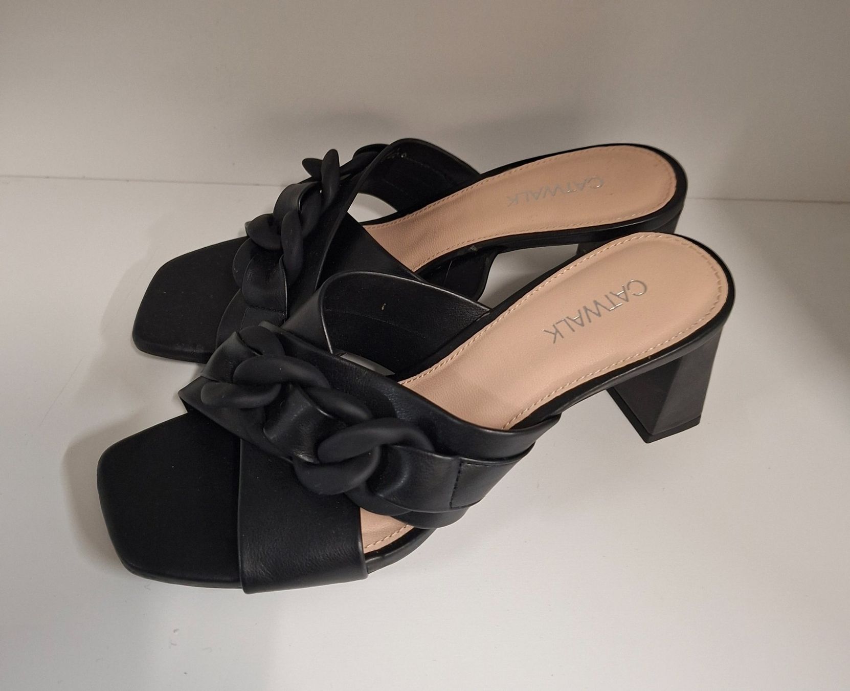 Scarpe da donna: CATWALK Sandalen mit Absatz Gr. 36 – Usato da hombrechtikon venduto da Marijo 1