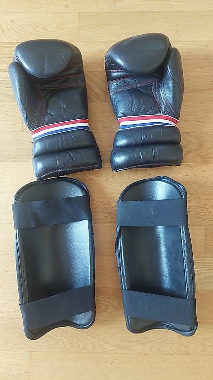 Guanti & manicotti: Set boxe Leone guantoni + parastinchi nero/bianco rosso – Usato da Sonvico venduto da annickcat 1