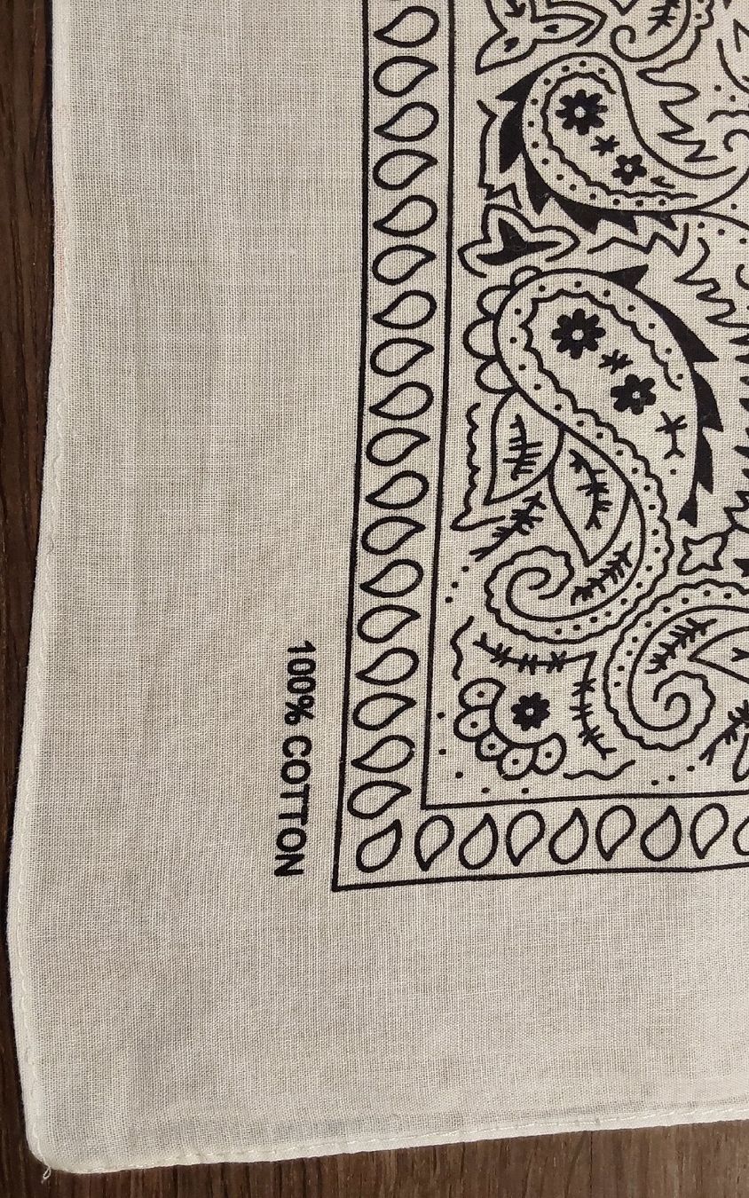 Foulards & écharpes: Tuch Baumwolle quadratisch weiss – Neuf (Voir description) à Köniz par scopello12 2