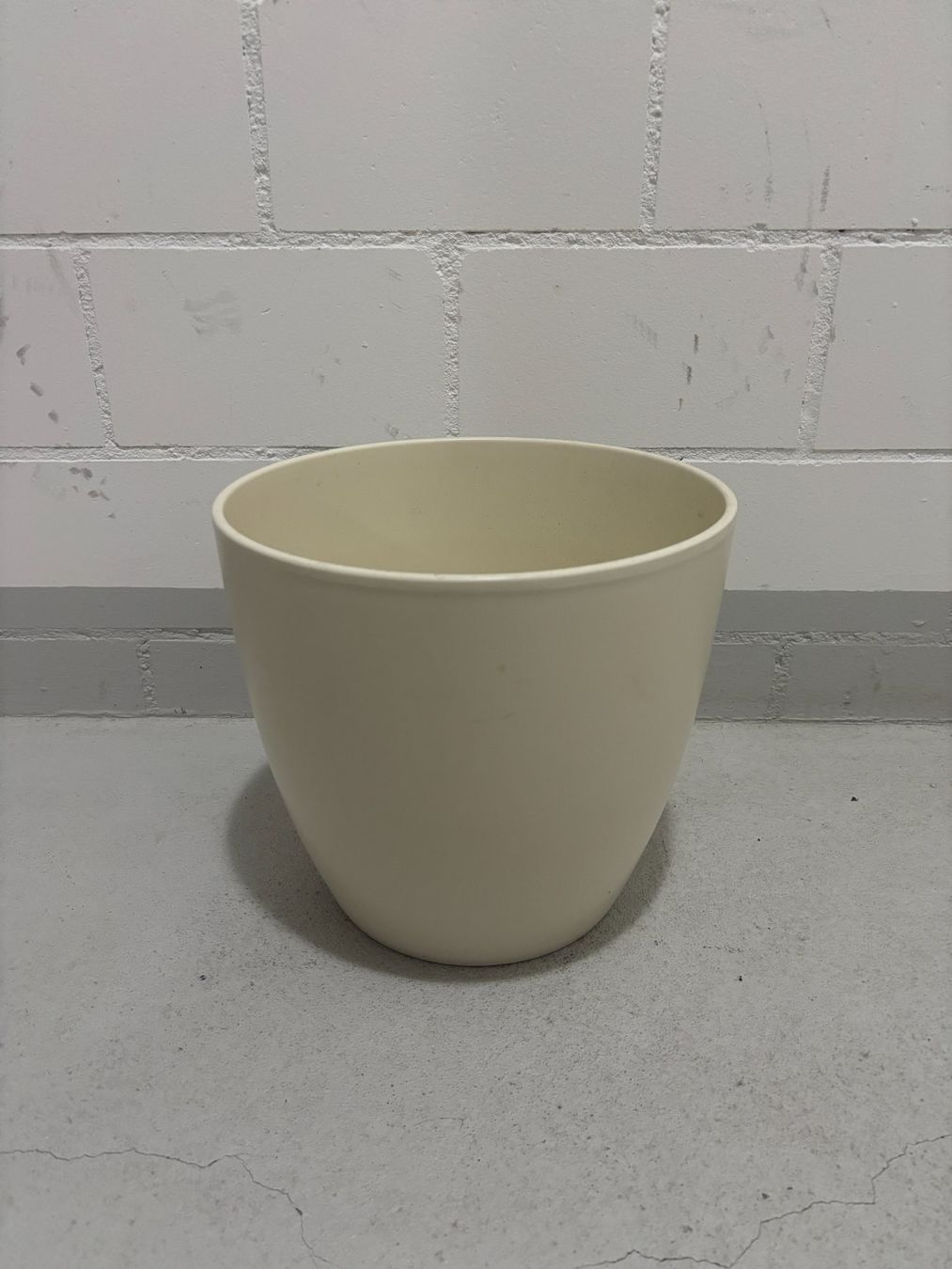 Blumentöpfe: Blumentopf Beige oval – Gebraucht aus Bachenbülach von majer91
