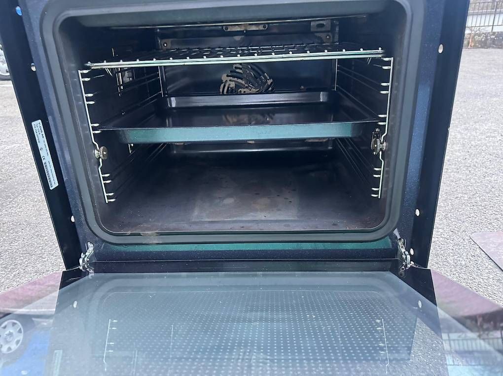 V-Zug Elettrodomestici da cucina: ZUG Combi-Steam S Backofen mit Dampf – Usato da Stein am Rhein venduto da Marekk. 2
