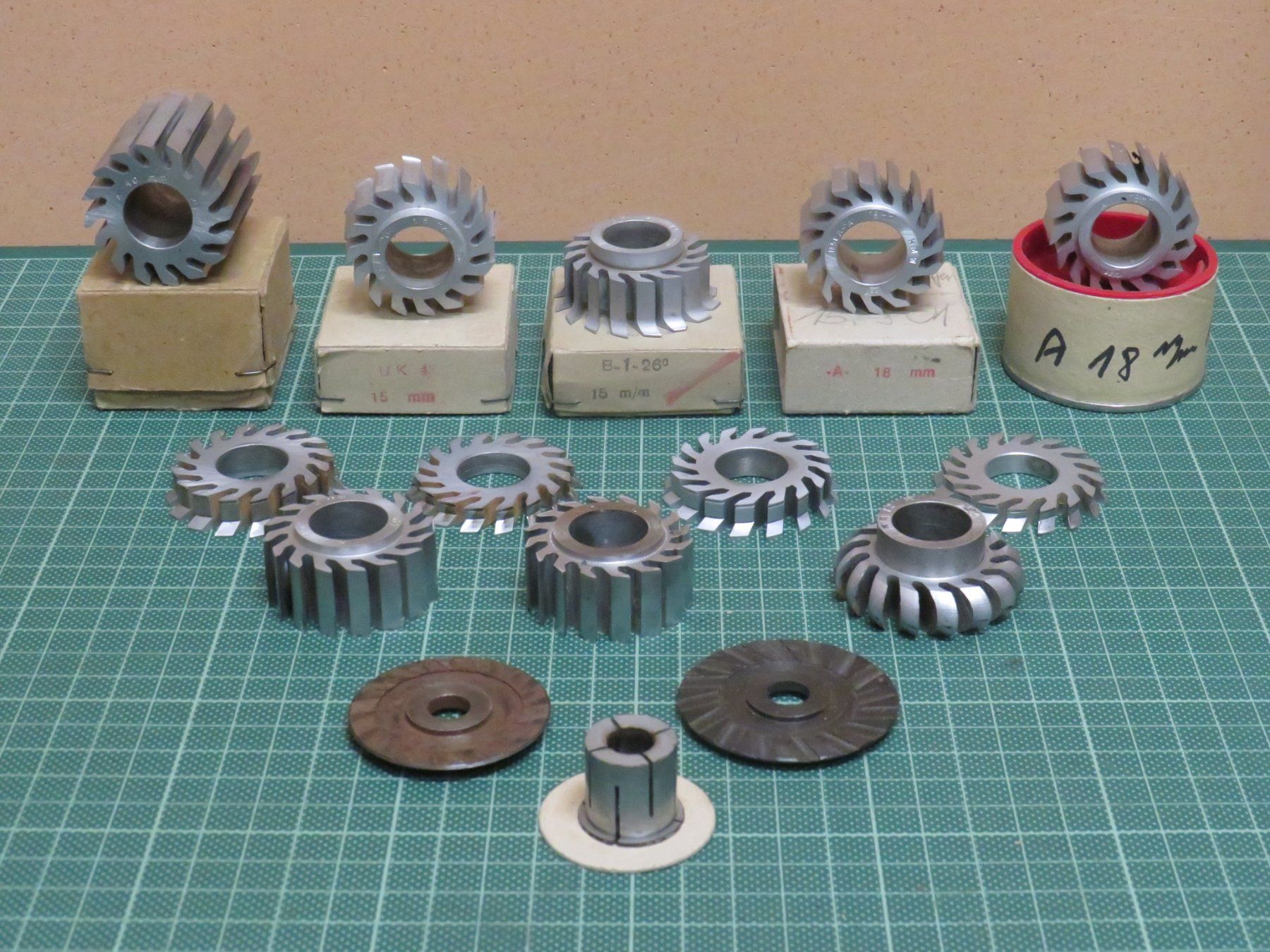 Tutti gli attrezzi: Milling cutter for shoe finishing machine – Usato da Elsau venduto da MANWITHVAN 3
