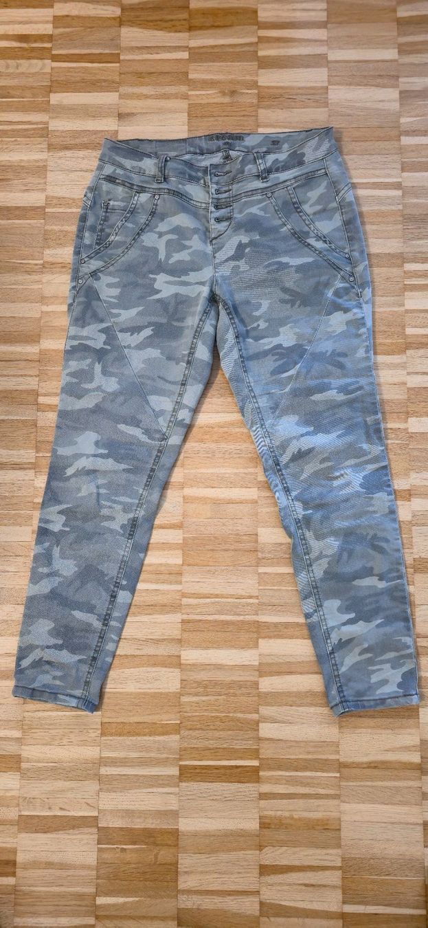 Hosen: Damen Hose, Grösse 36/38 – Gebraucht aus Basel von Galia2000