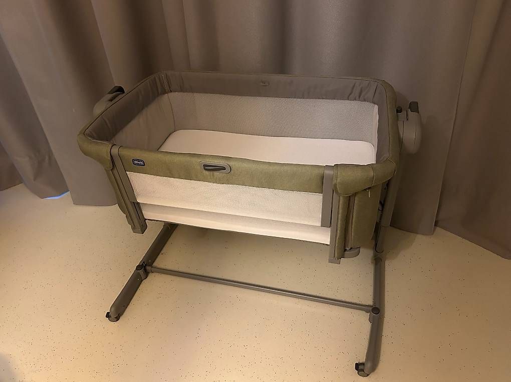 Chicco Betten: Chicco Next2Me Magic Beistellbett, 2 Matratzen, Sack – Gebraucht aus Schlieren von ger_vm29