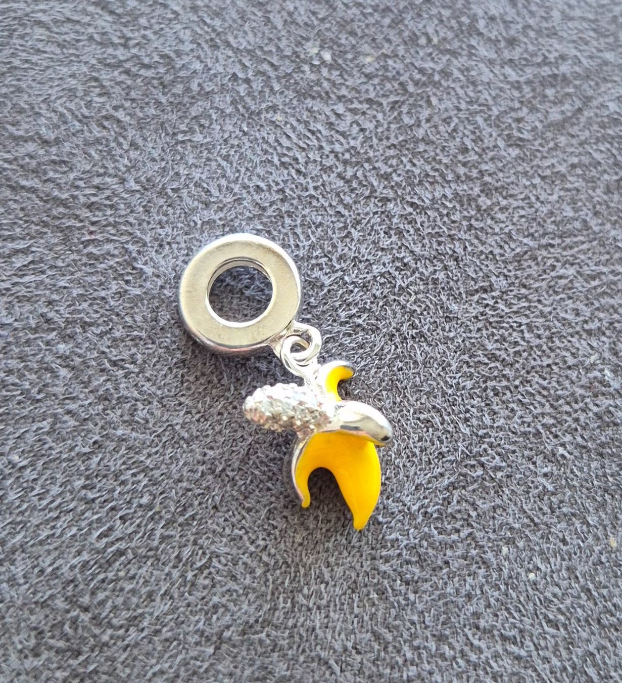 Ciondoli: Silber Charm Banane +Garantie – Nuovo (secondo la descrizione) da Rotkreuz venduto da Carbone_Bijou-Shop