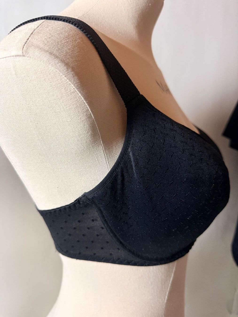 Altra biancheria intima: ULLA, Bügel-BH, Grösse 75E, Farbe Schwarz – Nuovo e nell'imballaggio originale da Rudolfstetten venduto da gst_g7xl 3