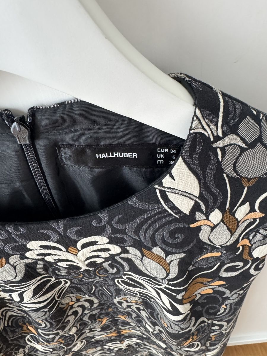 Hallhuber Kleider: Hallhuber Etui-Kleid Grösse 34  – Gebraucht aus Hagendorn von meryem79 2