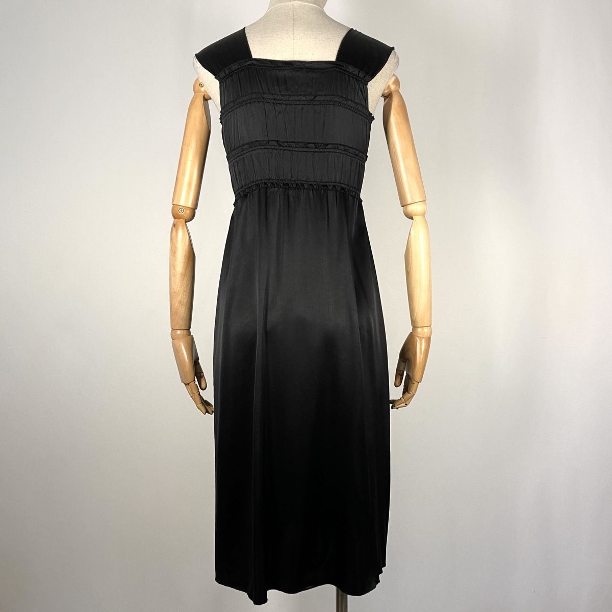 Steffen Schraut Kleider: STEFFEN SCHRAUT Silk Dress – Neu (gemäss Beschreibung) aus Emmen von Avviivva_Com2023 2