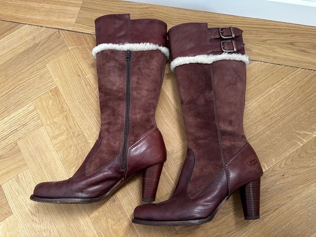Ugg Scarpe da donna: Braune UGG Stiefel "Raya" Leder/Wildleder, Gr. 39 – Usato da Rheineck venduto da Evi170 1