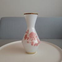 50er Jahren / Weisse Opalin Glasvase mit Rosendekor
