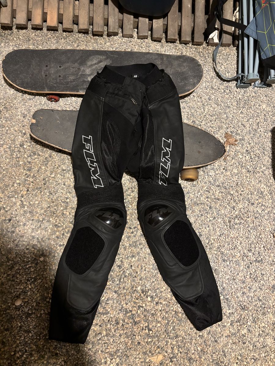 FLM Pantaloni: FLM Lederhose Motorad  – Usato da murten venduto da kam_9wqw