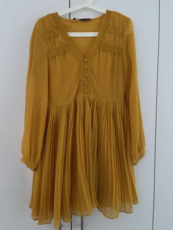 Zara Kleid gelb mit Spitzenbesatz Grösse L