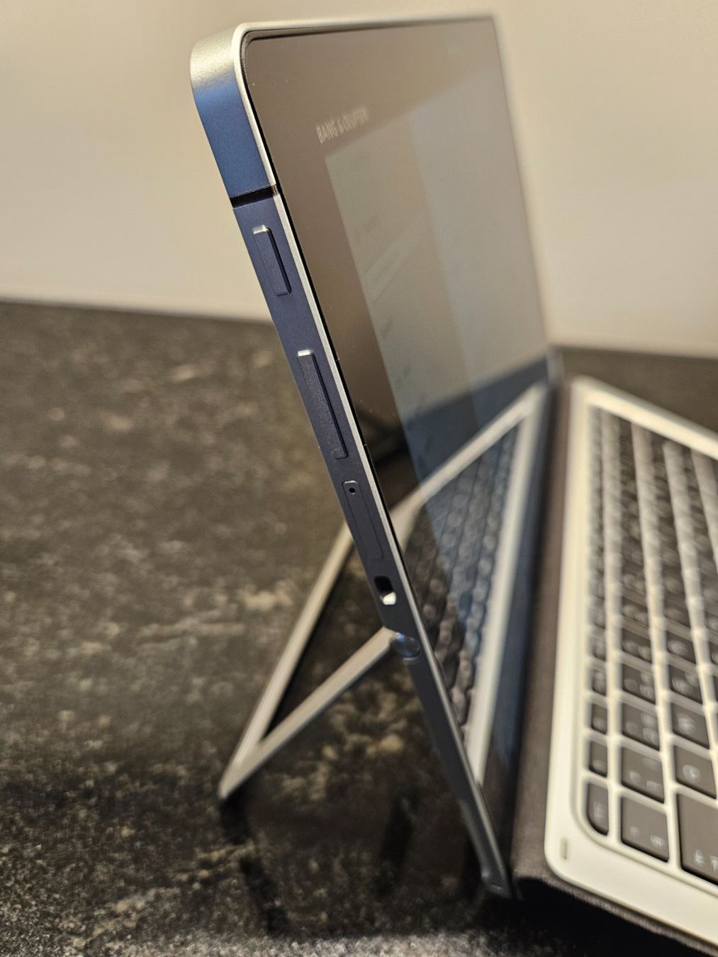 Hewlett Packard Tablet PC: 2x HP Elite x2 1012 G1 - inkl. Netzteil – Usato da Hinwil venduto da 97 4