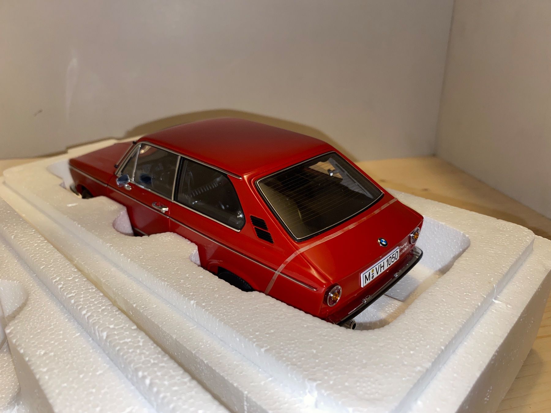 BMW Modellini d'auto: BMW 2000 Touring 1/18 AutoArt Millennium – Nuovo (secondo la descrizione) da Wohlen AG venduto da PrivatSammlung 4