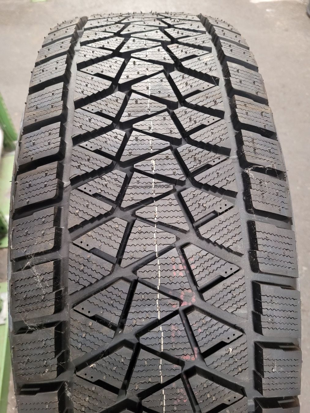 Bridgestone Pneus & Kompletträder: 1 neuer Winter Reifen Bridgestone – Neu (gemäss Beschreibung) aus Worben von Auto_Center_AG 5