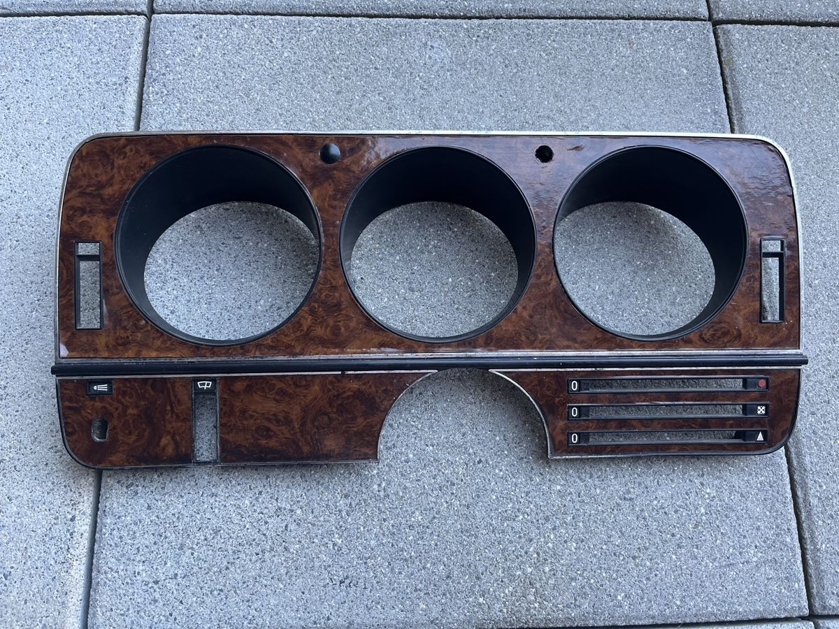 Opel Tutti pezzi di ricambio auto: Tachoblende Opel Manta A GT/E – Usato da Gundetswil venduto da Jz125