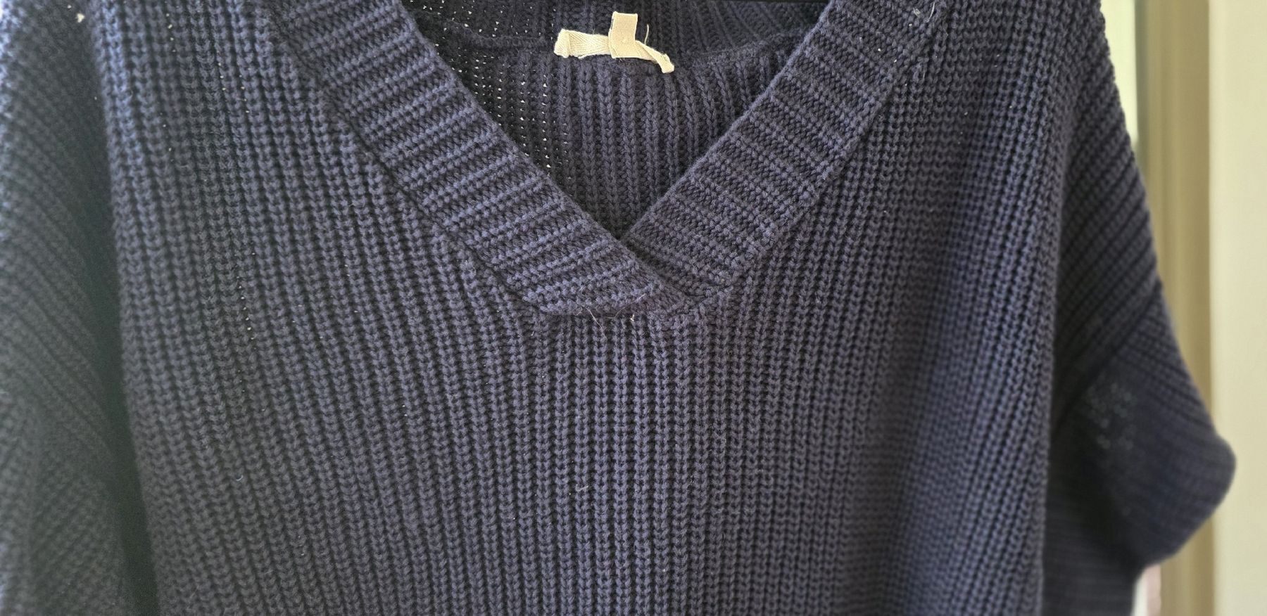Pulls & Sweat-shirts: Pull bleu manches courtes Humility Taille M – D'occasion à Yverdon-les-Bains par van_dq65 2