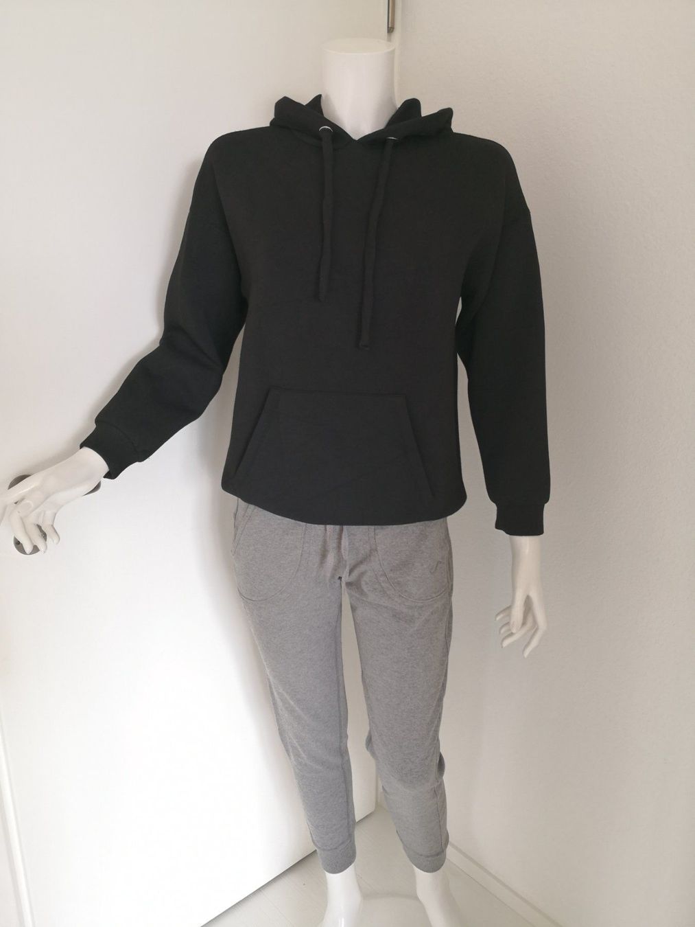 Mango Pantaloni: 🤩MANGO JOGGING-HOSE HELLGRAU NEUWERTIG & ARMANI P. – Nuovo (secondo la descrizione) da Olten venduto da Naja-Twins-Twins 3