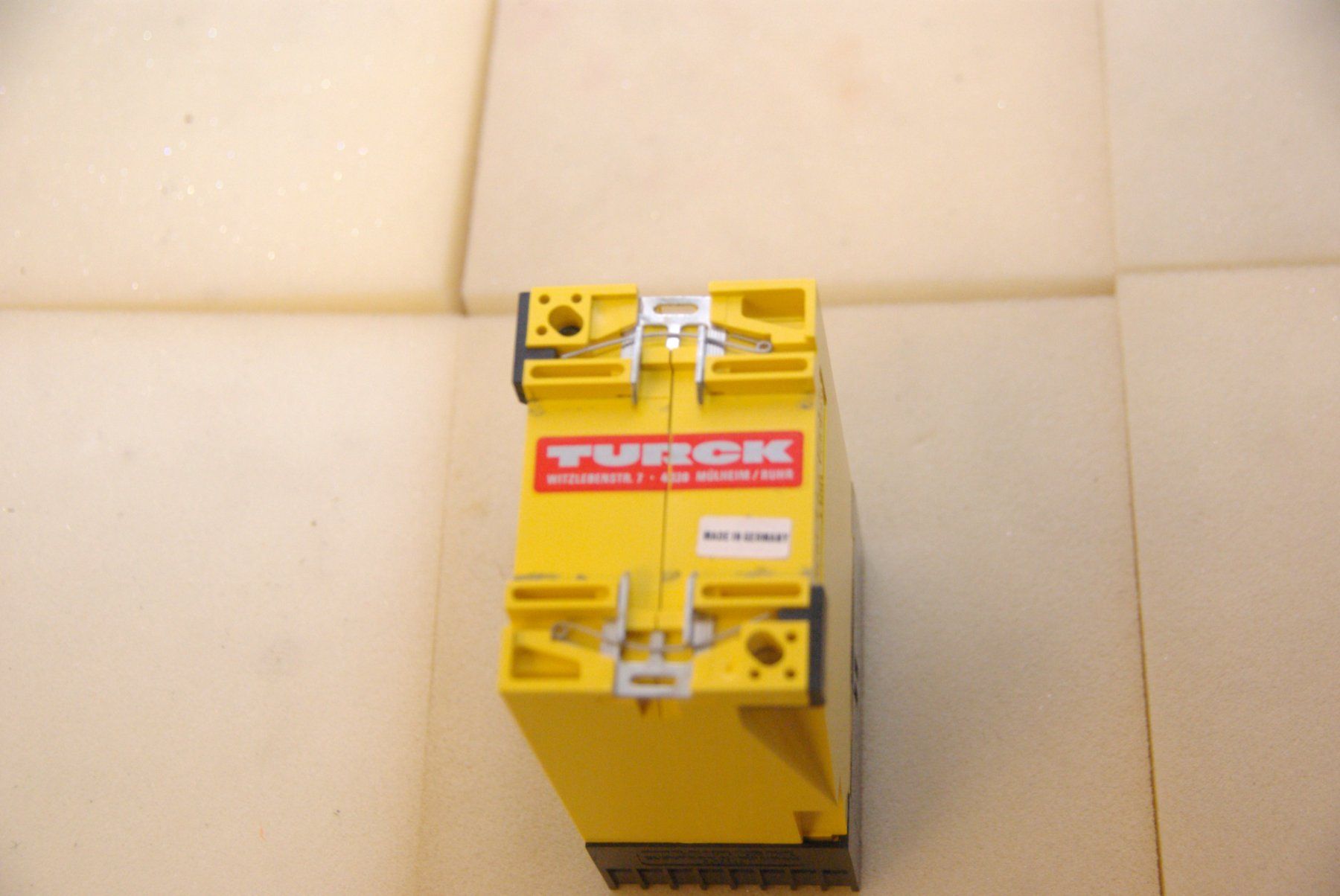 Componenti elettronici: TURCK Multi Safe MS 82-2404 Schaltverstärker – Usato da Herisau venduto da Cevianer1844 4