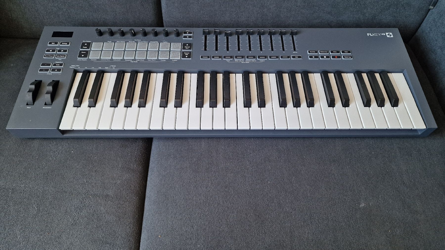 Sistema di controllo: NOVATION FLKEY 49 MIDI Controller Keyboard – Top Zustand – Nuovo (secondo la descrizione) da Bern venduto da mic_5fd9