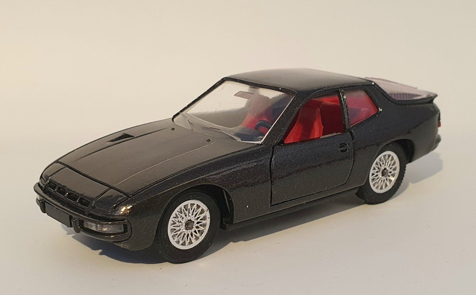 Solido Modellautos: SOLIDO  Porsche 924 Turbo – Gebraucht aus Flawil von RoverVitesse 2