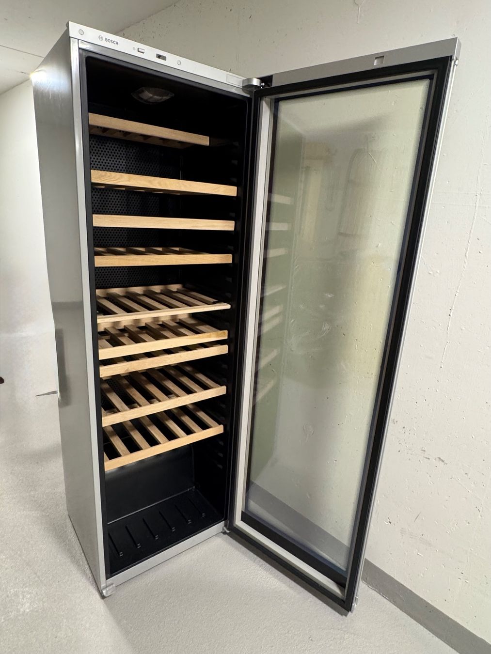 Bosch Réfrigérateurs: Bosch Weinkühlschrank – D'occasion à Meierskappel par aemkeii 1
