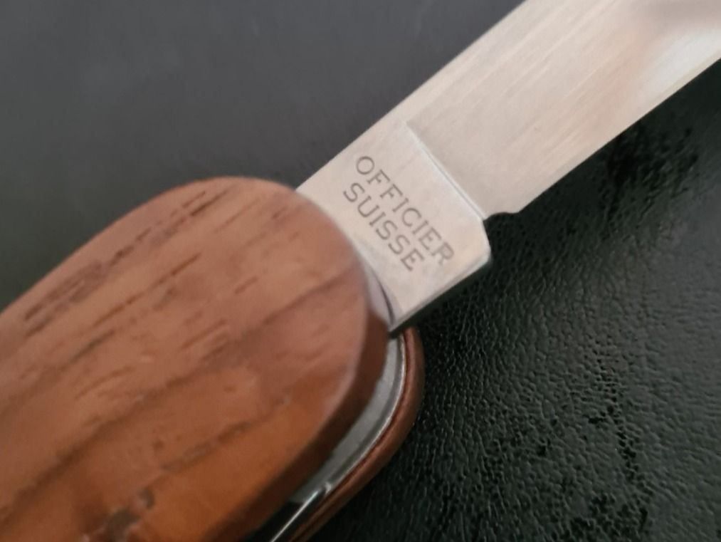 Victorinox Coltelli tascabile: Victorinox Taschenmesser mit Holzgriffschalen – Usato da Bern venduto da Respirit 7