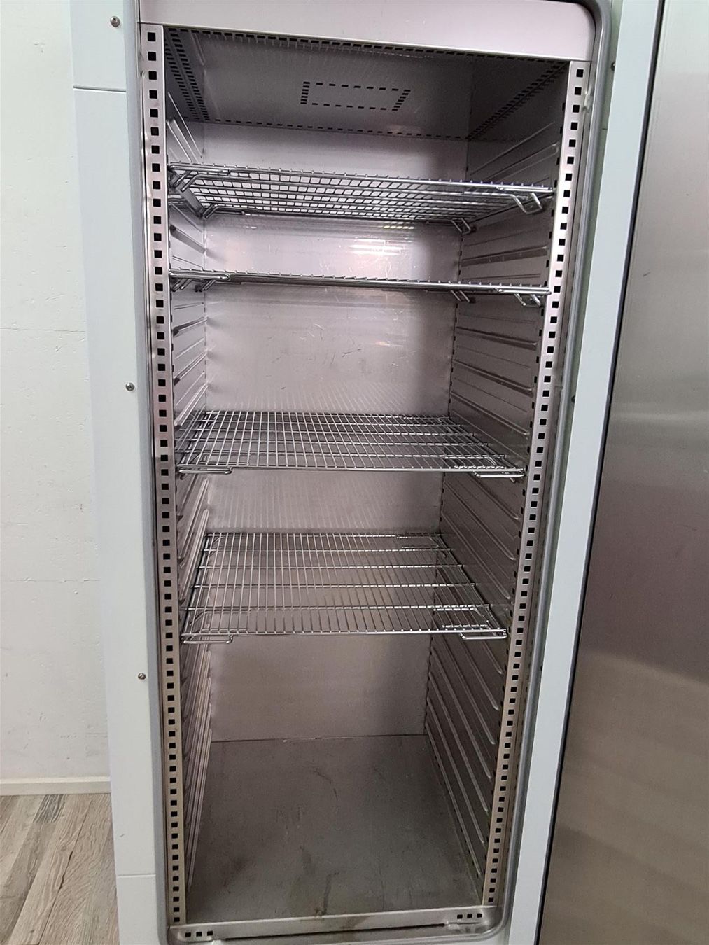 Accessori da laboratorio: MMM Medcenter Venticell 404 Drying Oven – Usato da Niederdorf venduto da LeptonAG_Labor 3