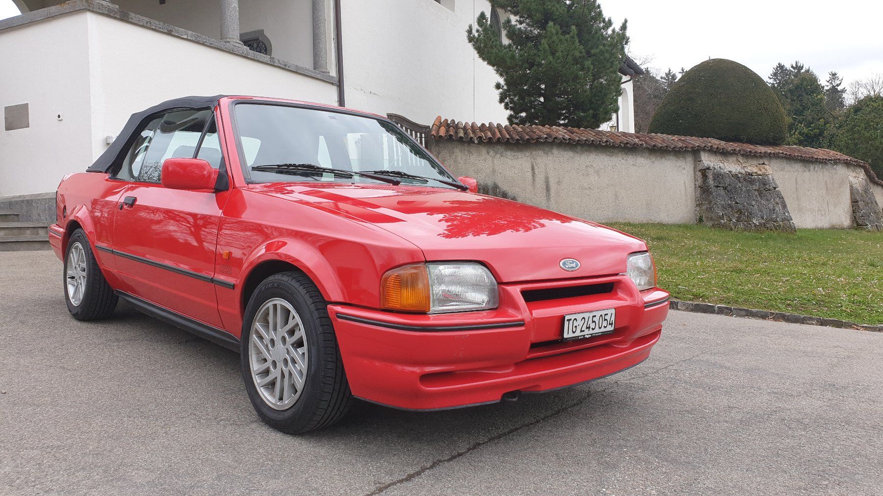 Ford Automobili: Ford Escort XR3i Cabrio – Usato da Wil SG venduto da Shelbys 3