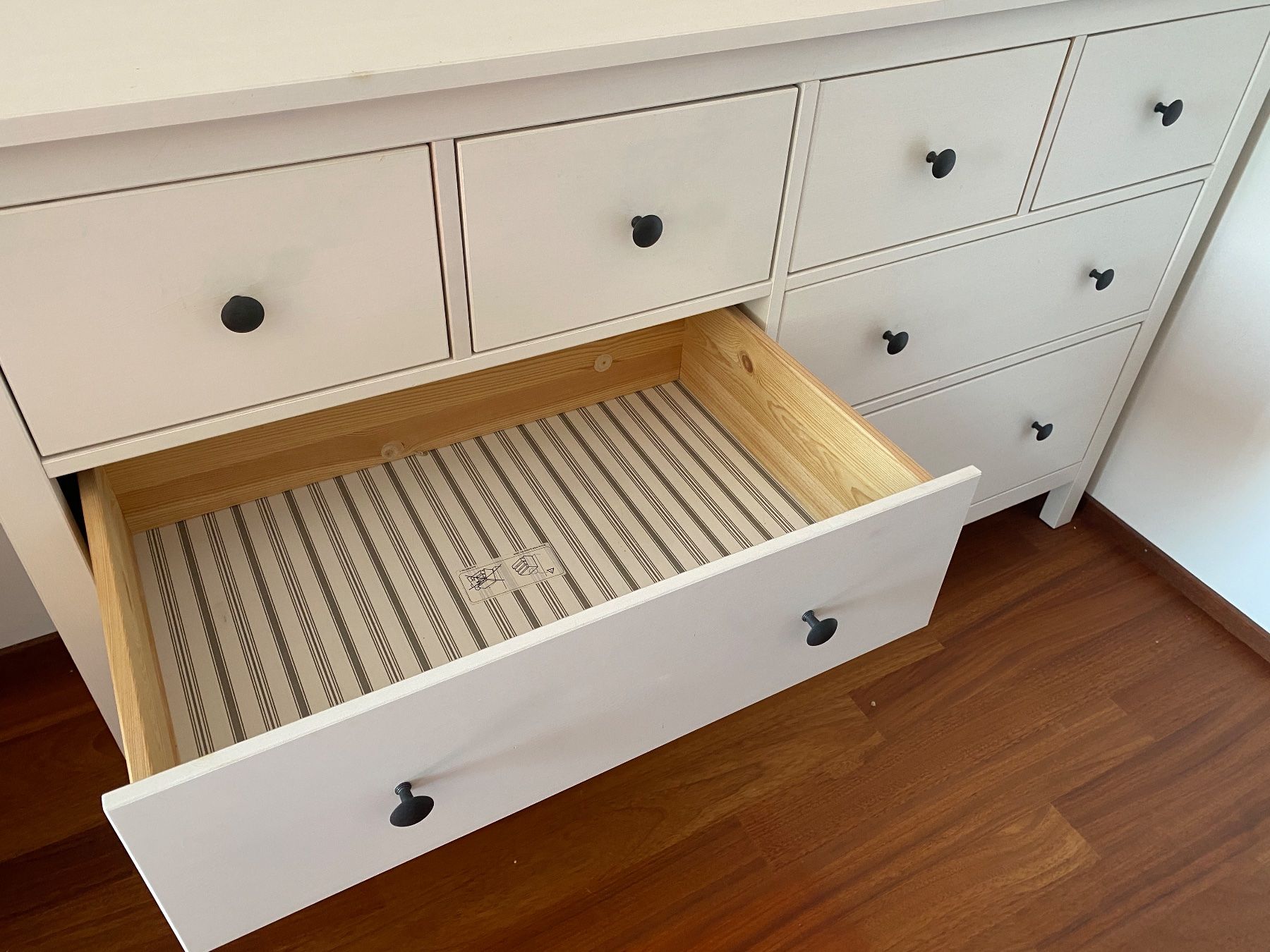 Ikea Cassettiere: HEMNES Kommode mit 8 Schubladen – Usato da Luzern venduto da cege1129 3