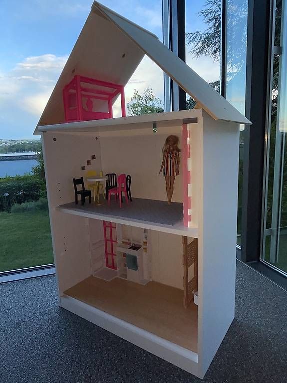 Case e mobili per bambole: Puppenhaus / Barbiehaus – Usato da Biel/Bienne venduto da homesurf 2