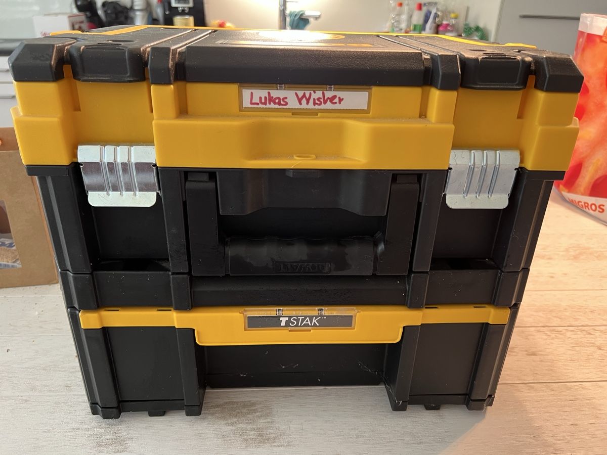 Toutes les machines: DEWALT Oberfräse DW 615 – D'occasion à Huttwil par luk_9tdh 9