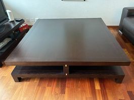 Grande table basse Roche Bobois, bois massif 140×140x38 cm
