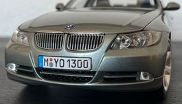 KYOSHO BMW 330i e90 1:18
