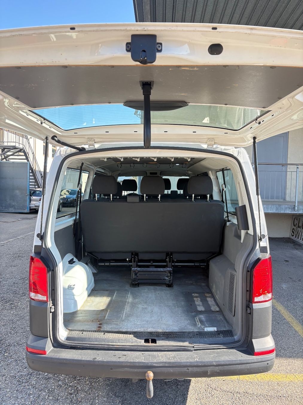 VW Automobili: VW T6.1 2.0 TDi 9 Platz – Usato da Schlieren venduto da sel_njb8 9