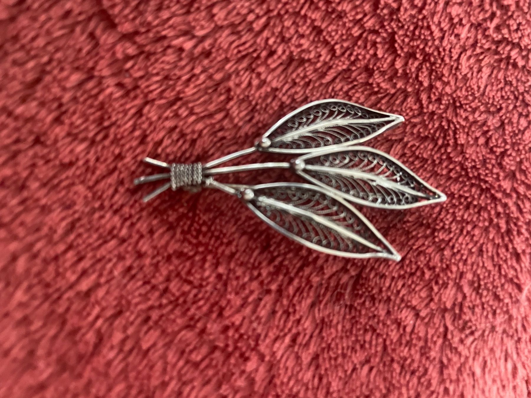 Broches & Aiguilles: Silberbrosche gest. 800 + PG,  3 Blätter – D'occasion à Subingen par Riccardina 1