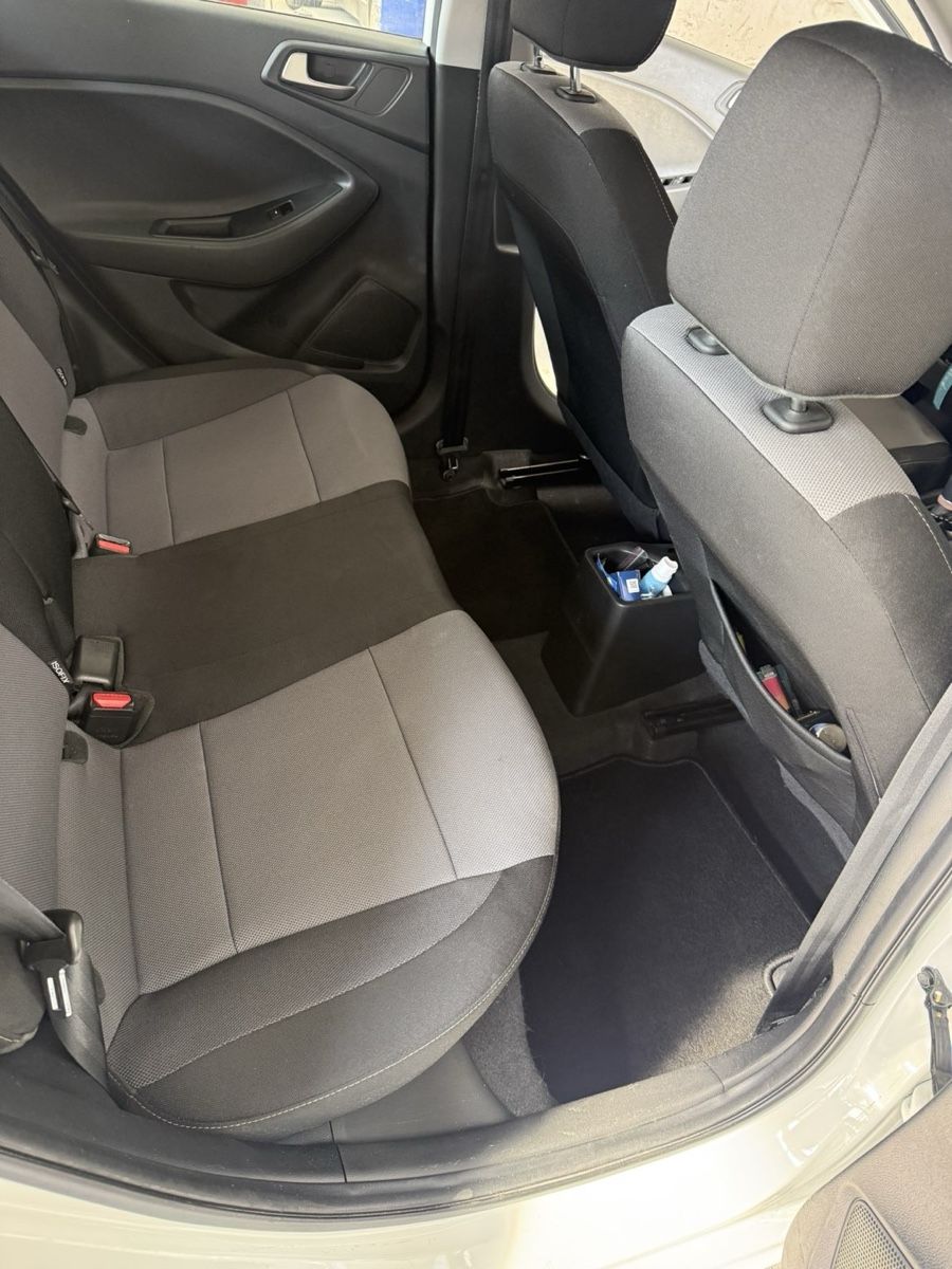 Hyundai Autos: Hyundai i20, 1.4, JG 2017, 129'466km – Neu (gemäss Beschreibung) aus Basel von LUKKY991 6