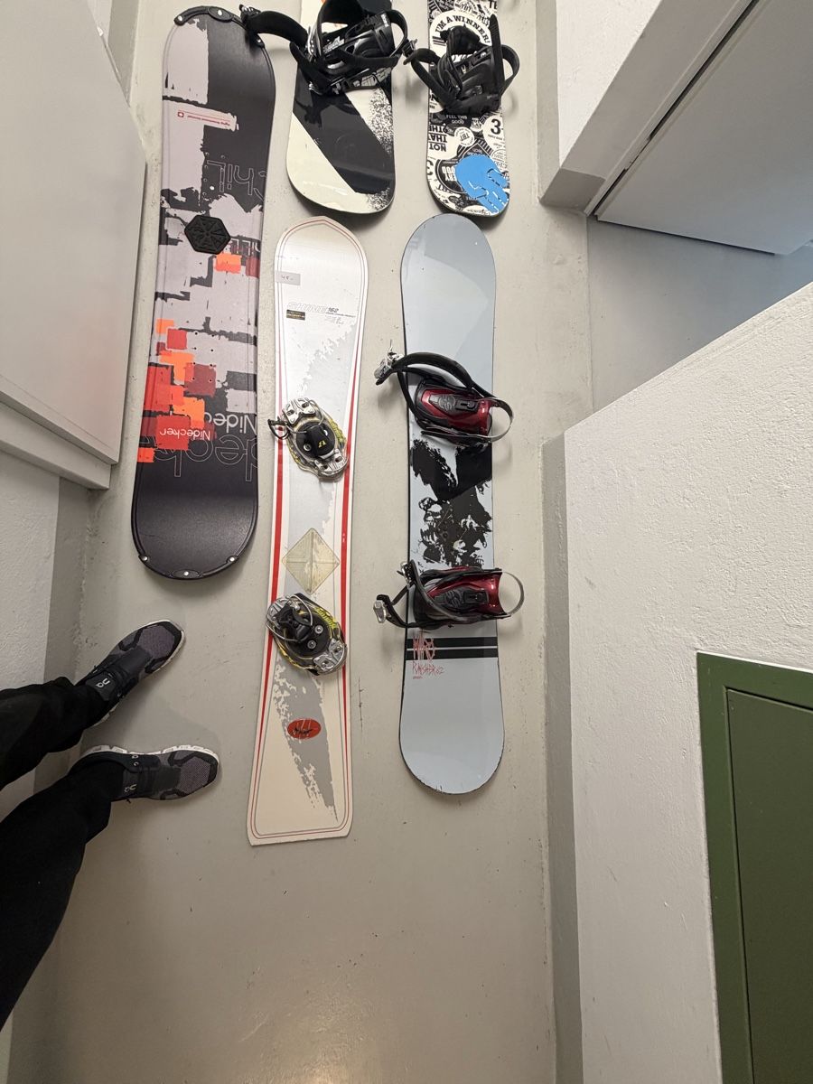 Board: 5 Snowboards with Bindings: Winter Fun Ready! – Usato da Fahrweid venduto da sil_8hy8 1