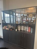 Produktregal / Sideboard mit Spiegel