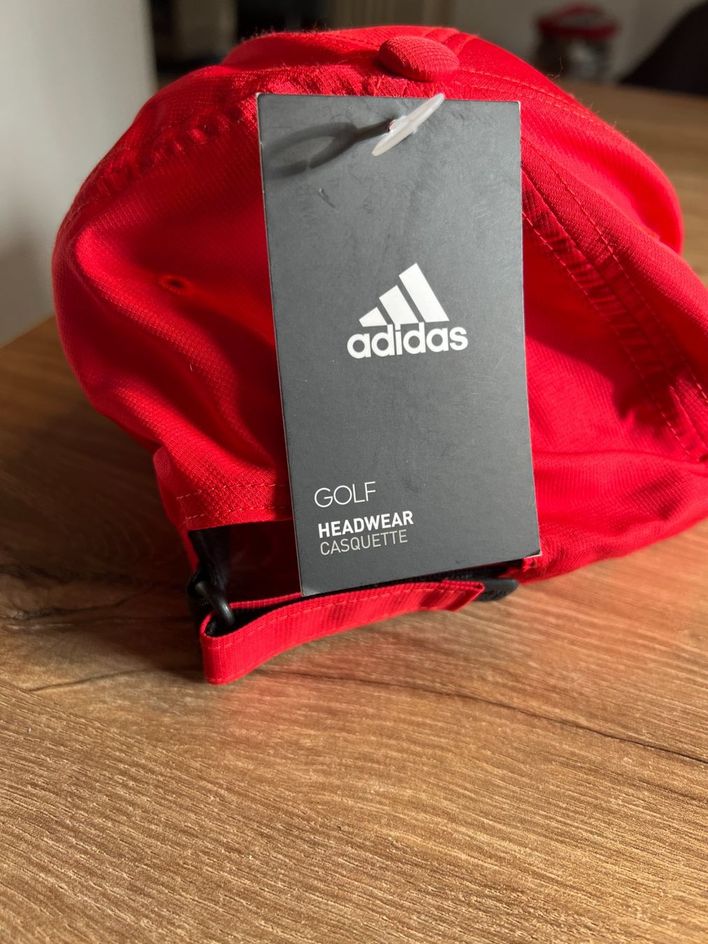 Adidas Copricapi, berretti & cappellini: Baseball Cap Adidas esmüllert rot – Nuovo e nell'imballaggio originale da Oberbüren venduto da Swictch 3