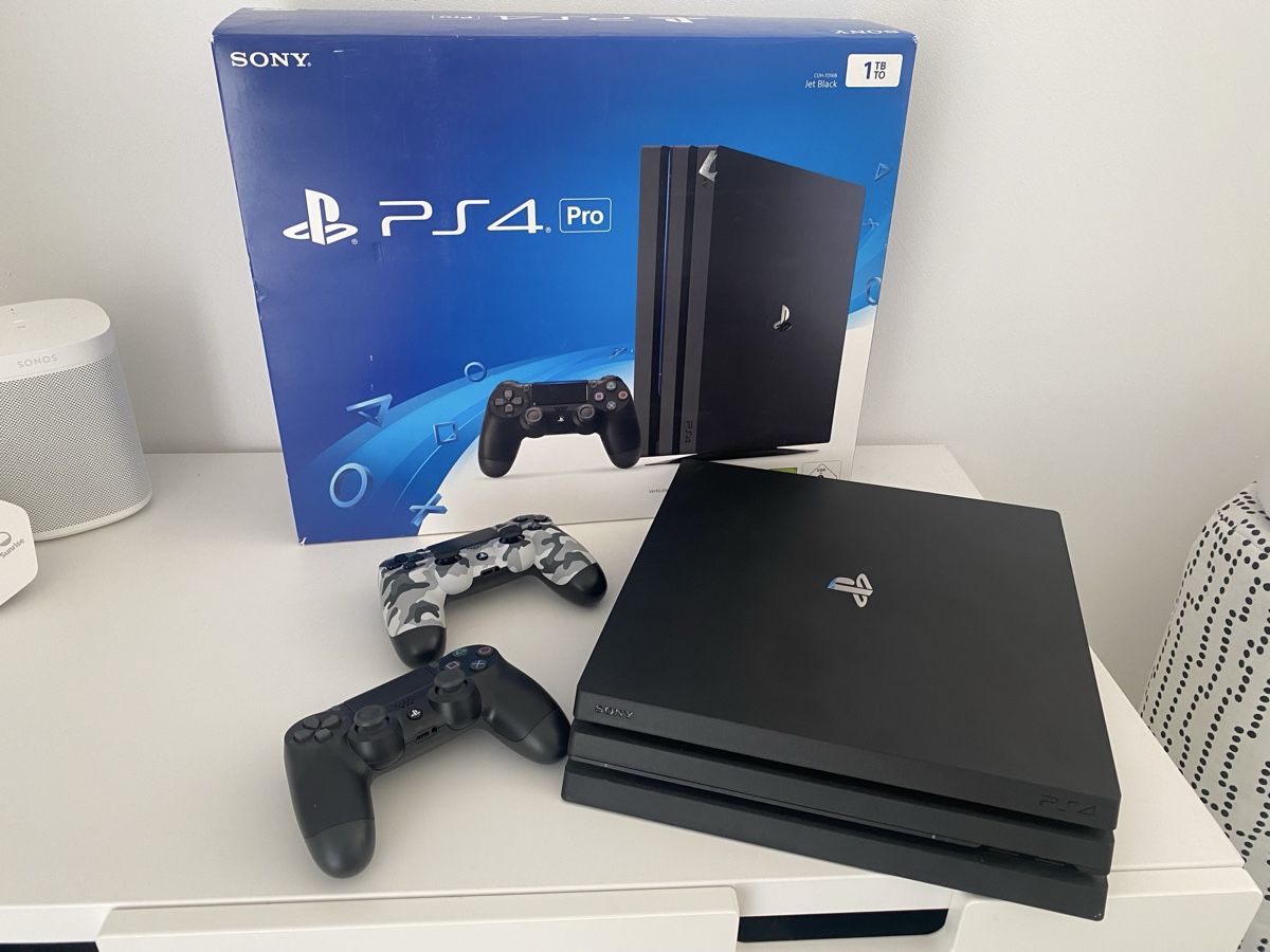 Sony Console: Sony PlayStation 4 Pro 1TB Konsole – Usato da Kemptthal venduto da Fabio911