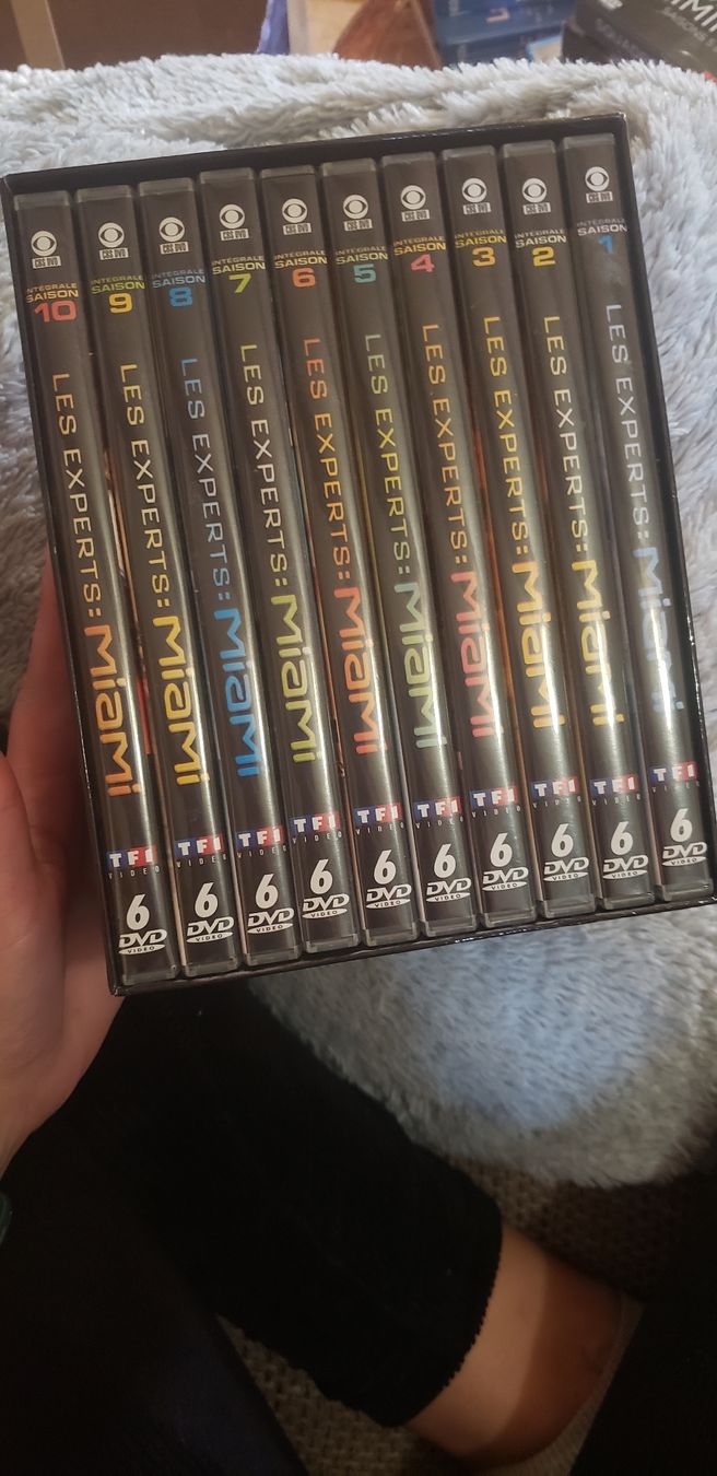 Tutti i DVDs: Les experts Miami, l'intégrale  – Usato da Le Séchey venduto da Jill93