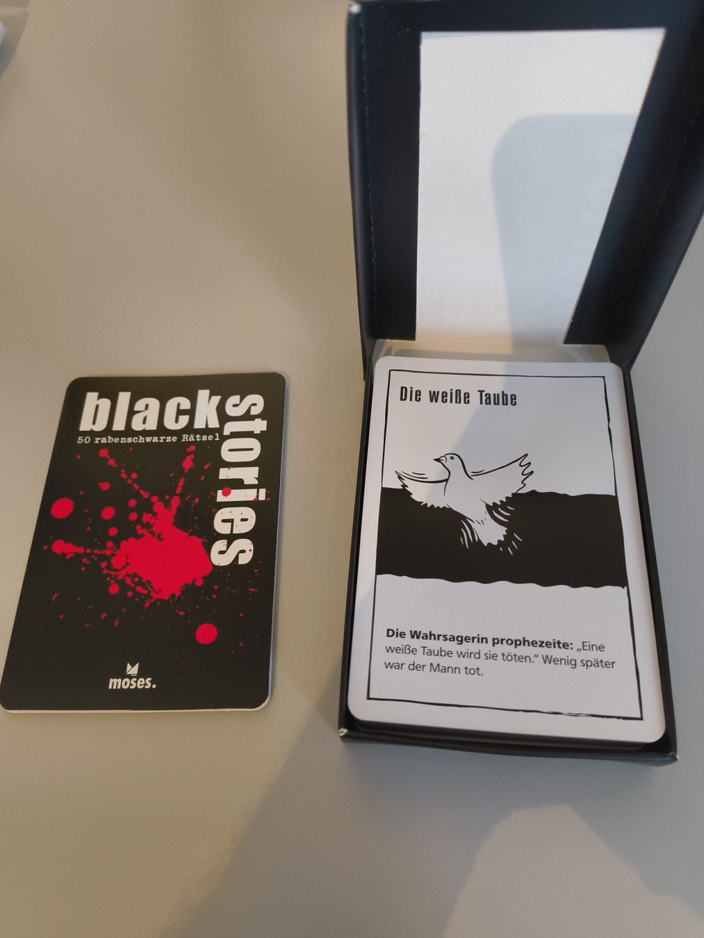 Spiele: Balck Stories - 50 rabenschwarze Rätsel – Gebraucht aus Bern von TxZ 1