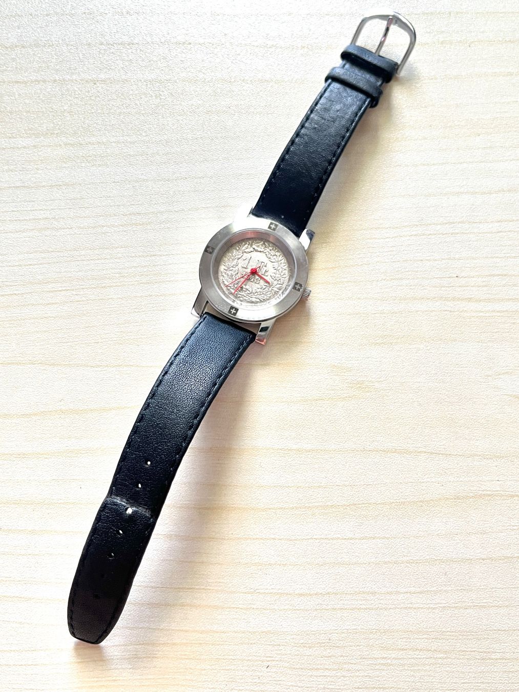 Orologi: Uhr mit Schweizer Münz-Zifferblatt, schwarz Lederarmband – Usato da Grenchen venduto da chththl 1