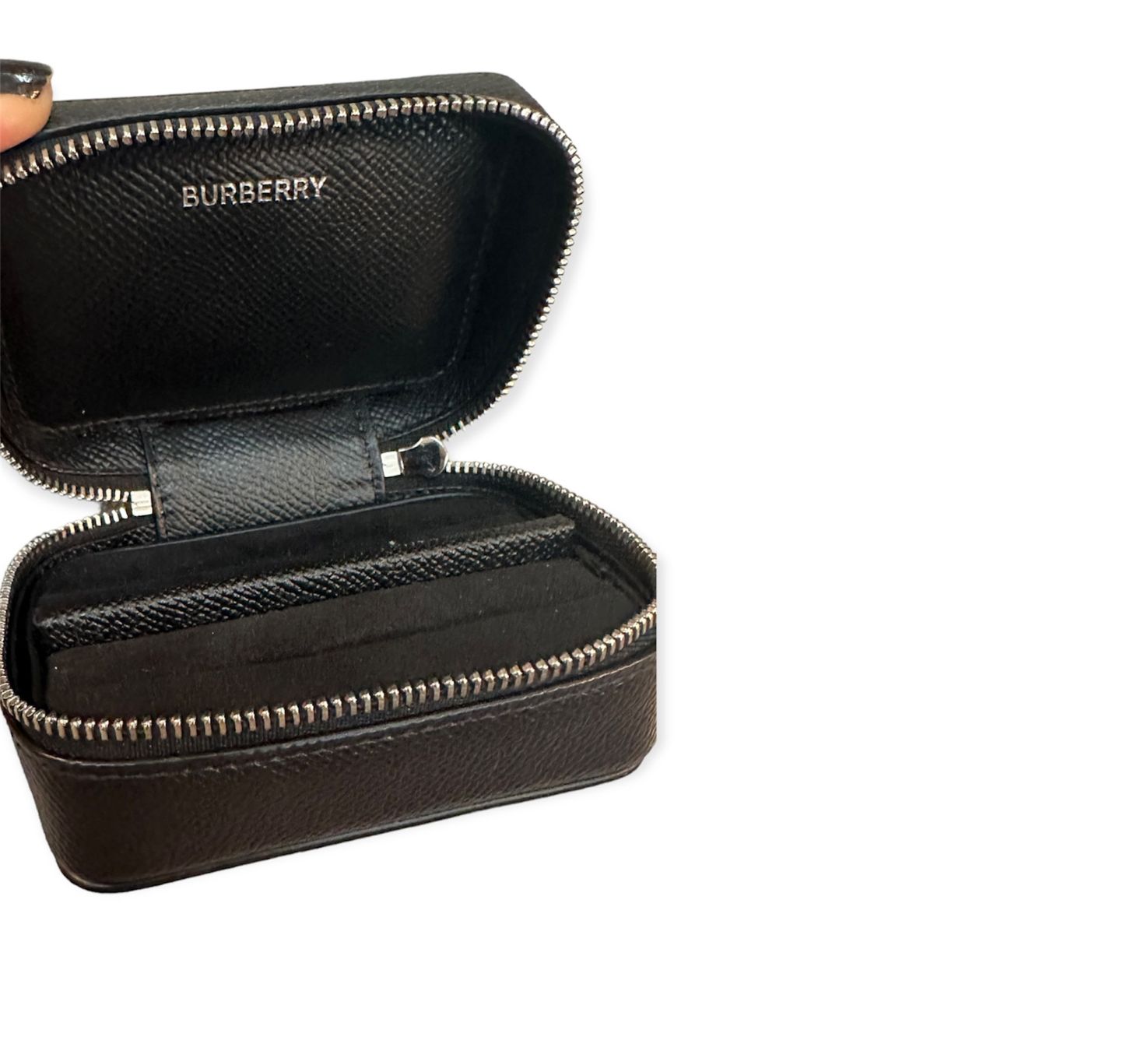 Burberry Gemelli: BURBERRY SCHWARZE MANSCHETTENKNOPF-ETUI – Nuovo e nell'imballaggio originale da Lachen SZ venduto da HelvetiaLuxury 5