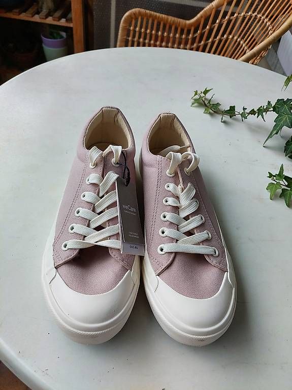 Chaussures femmes: Stilvolle Sneakers Gr. 40 – D'occasion à Bern par Huha1 2